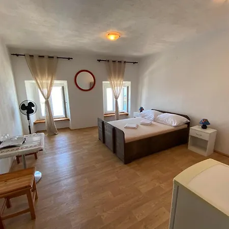 Studio Apartman I Sobe Sidro Karlobag Exterior photo